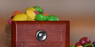 Do której szufladki wlać płyn do prania?