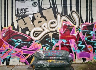 Czym spryskać budę psa?