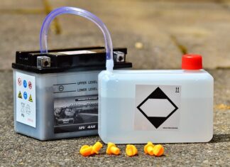 Czym zastąpić wodę destylowaną do akumulatora? Czym zastąpić wodę destylowaną do akumulatora?