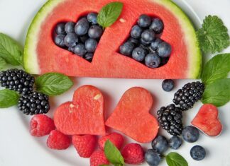 Jak usunąć zagniecenia z kurtki? Jak usunąć zagniecenia z kurtki?