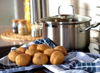 Co można dać zamiast skrobi ziemniaczanej? Co można dać zamiast skrobi ziemniaczanej?