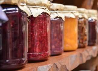 Czy masę cukrową można zalać galaretką? Czy masę cukrową można zalać galaretką?