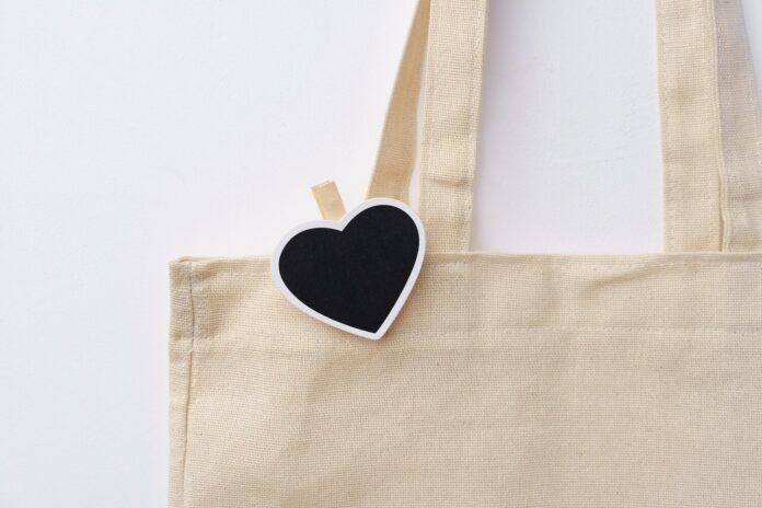 Na co zwrócić uwagę, wybierając torbę bawełnianą z logo firmy